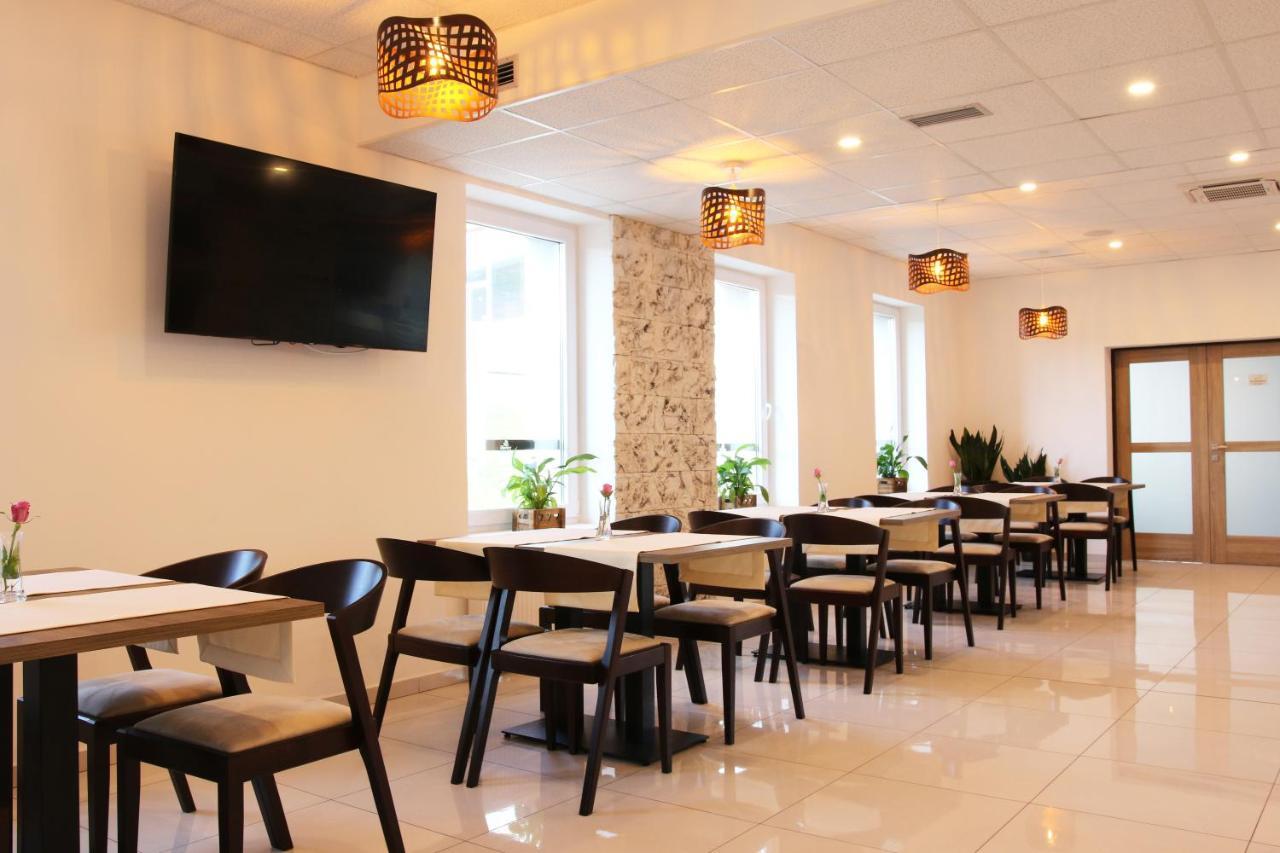 Typton Hotel&Spa Medzilaborce Extérieur photo
