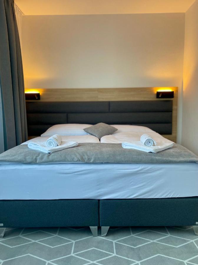 Typton Hotel&Spa Medzilaborce Extérieur photo