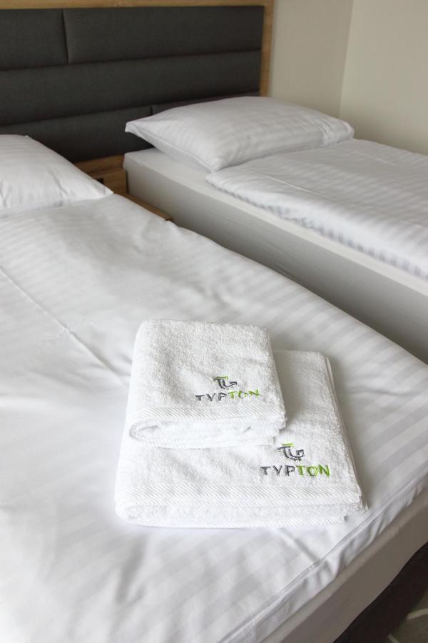 Typton Hotel&Spa Medzilaborce Extérieur photo