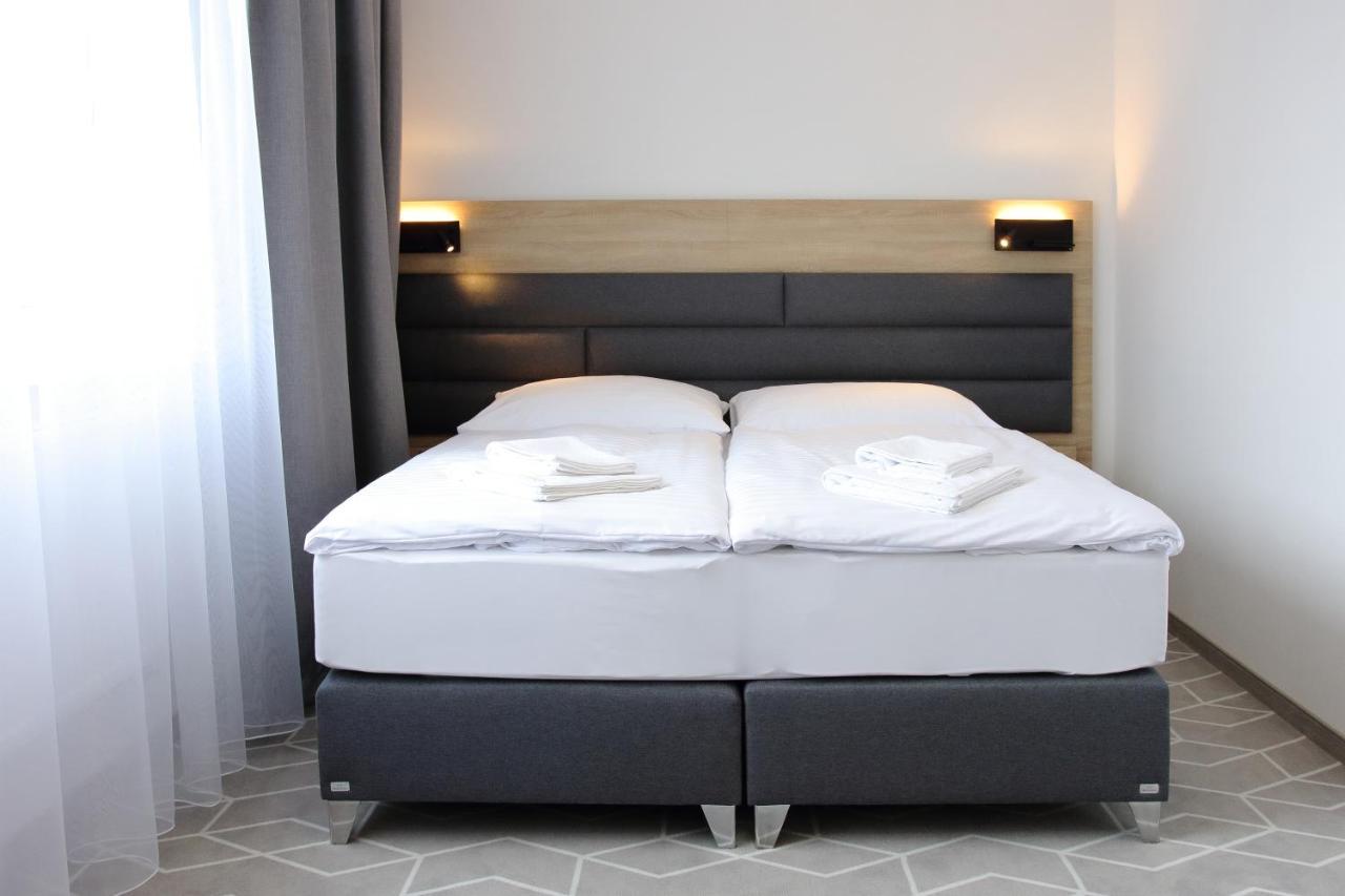 Typton Hotel&Spa Medzilaborce Extérieur photo