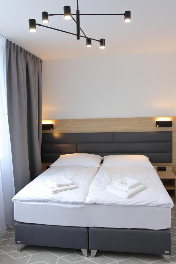 Typton Hotel&Spa Medzilaborce Extérieur photo