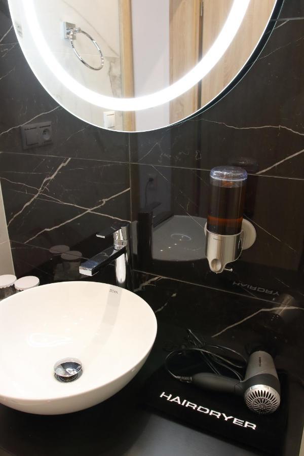 Typton Hotel&Spa Medzilaborce Extérieur photo