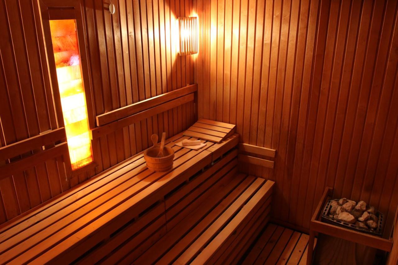 Typton Hotel&Spa Medzilaborce Extérieur photo