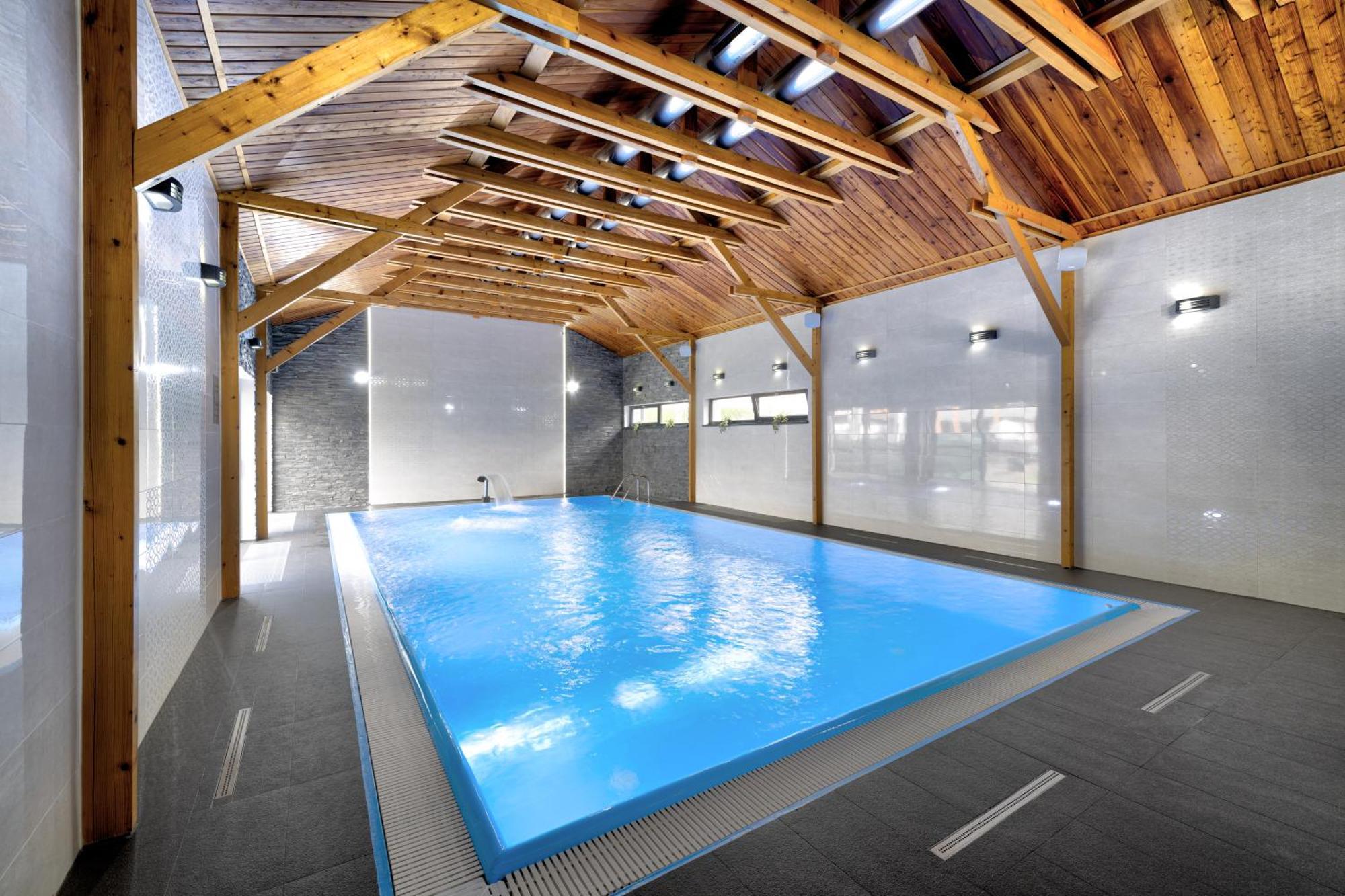 Typton Hotel&Spa Medzilaborce Extérieur photo