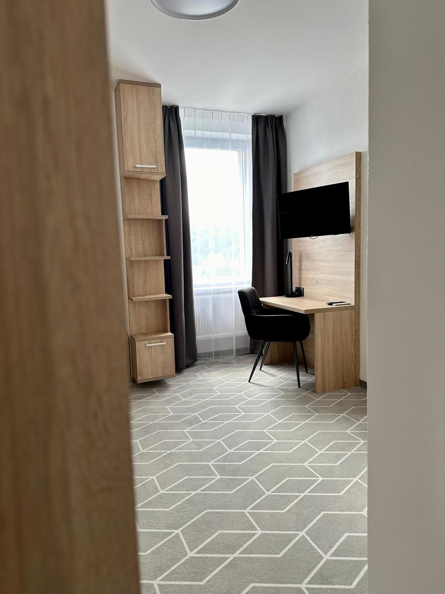 Typton Hotel&Spa Medzilaborce Extérieur photo