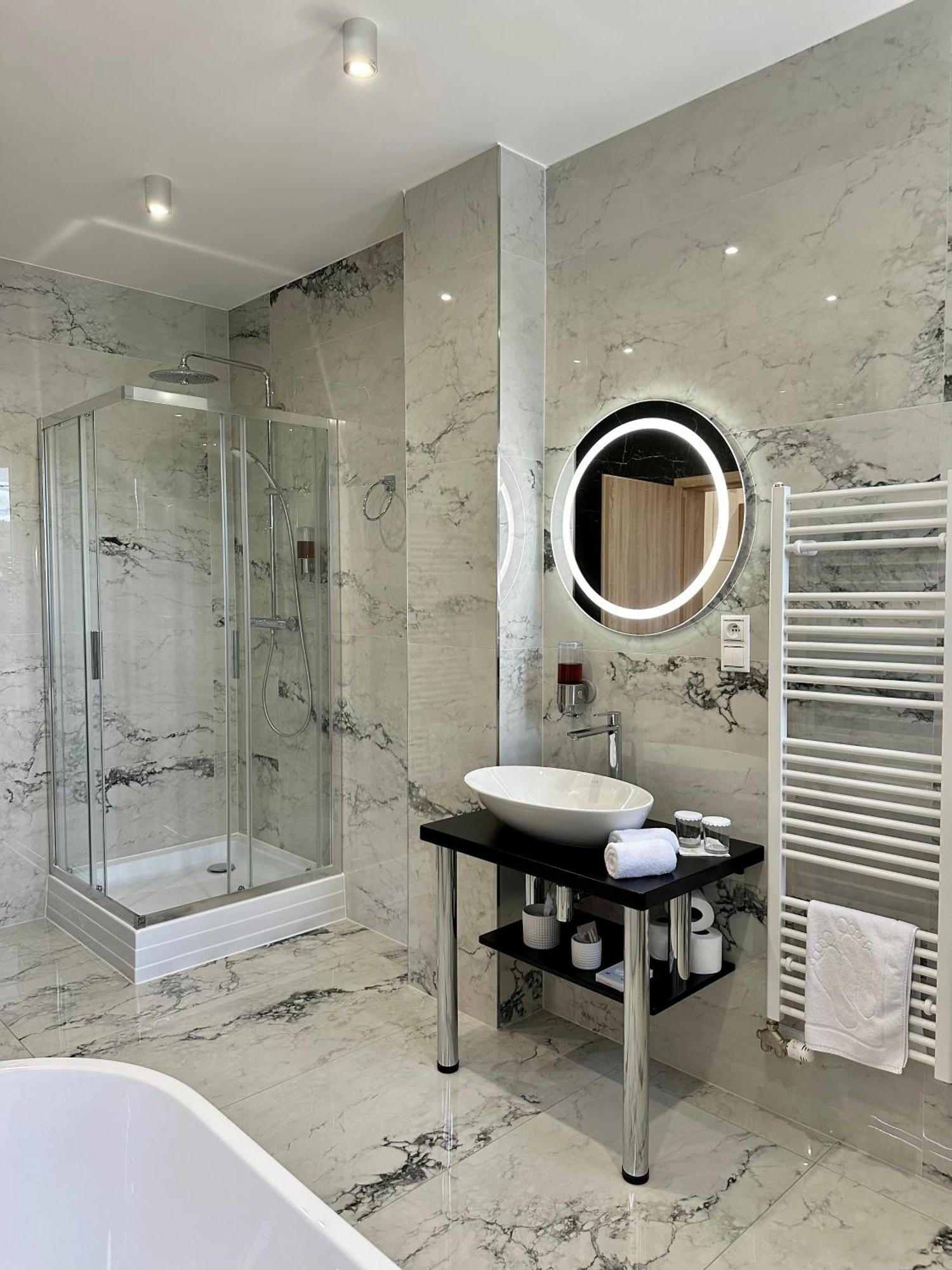 Typton Hotel&Spa Medzilaborce Extérieur photo
